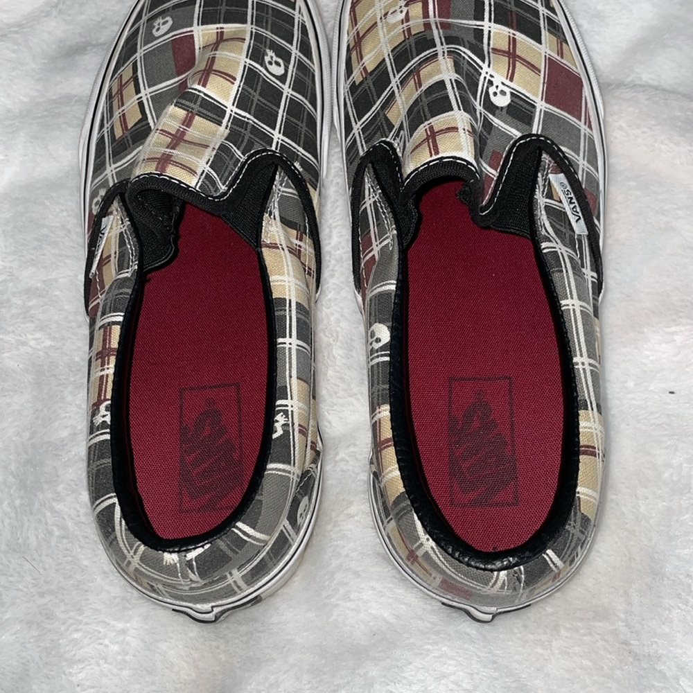 Vans - Picture 8 of 10